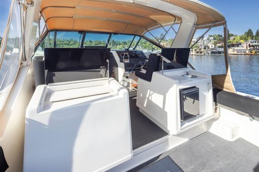 Tiara Yachts 3300 Open image