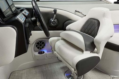 Crownline 270-SS-SURF image