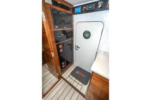 Viking 90 Convertible image