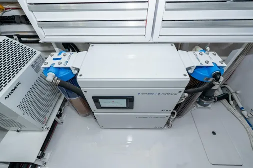 Viking 90 Convertible image