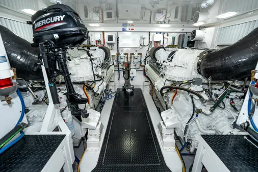 Viking 90 Convertible image