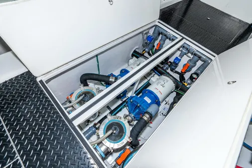 Viking 90 Convertible image