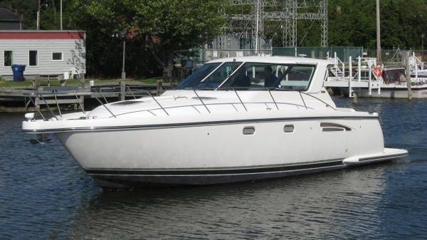 Tiara Yachts 3600 Sovran 