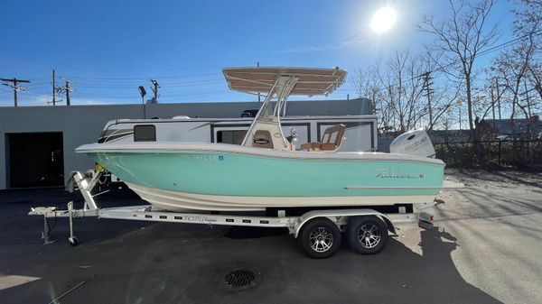 Pioneer 222 Sportfish