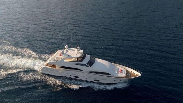 Ferretti Yachts Customline 97 