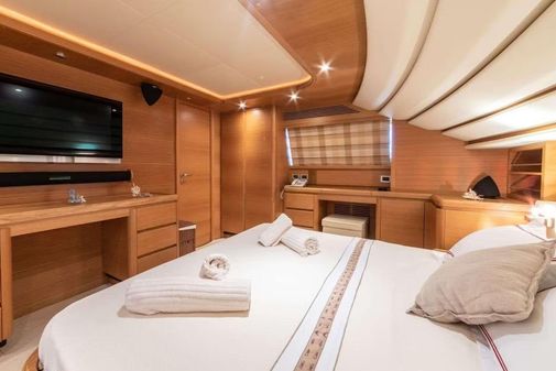 Ferretti Yachts Customline 97 image