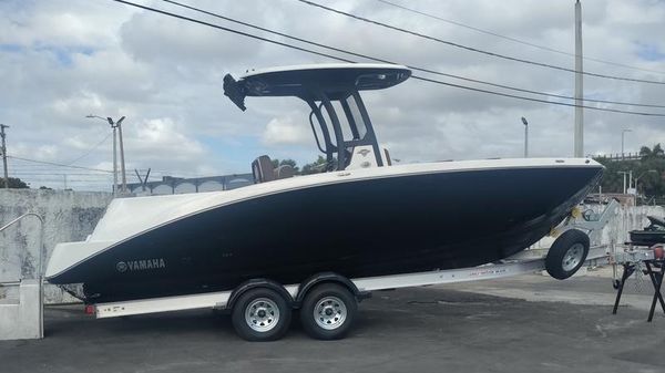 Yamaha Boats 255 FSH Sport E 