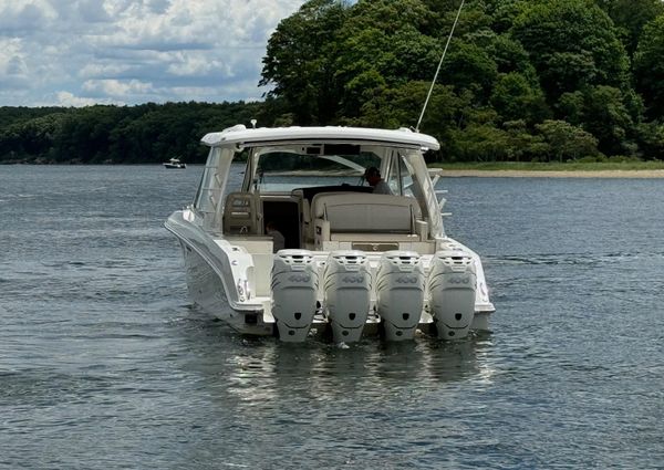 Boston Whaler 380 Realm image