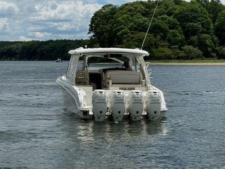 Boston Whaler 380 Realm image