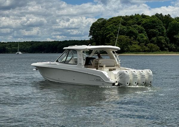 Boston Whaler 380 Realm image