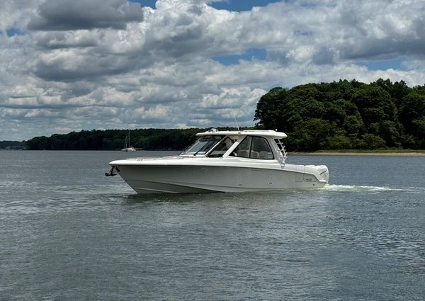 Boston Whaler 380 Realm image