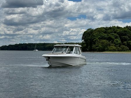 Boston Whaler 380 Realm image