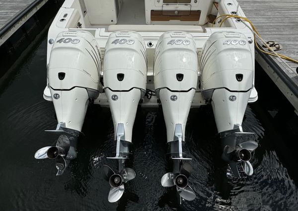 Boston Whaler 380 Realm image