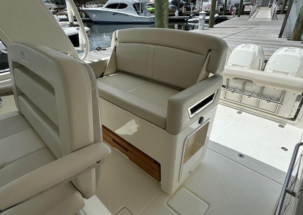 Boston Whaler 380 Realm image