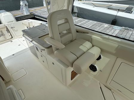 Boston Whaler 380 Realm image