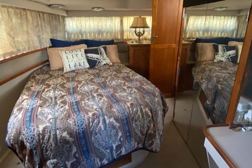 Carver MOTORYACHT image
