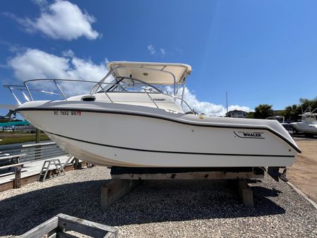 Boston Whaler 255 Conquest image