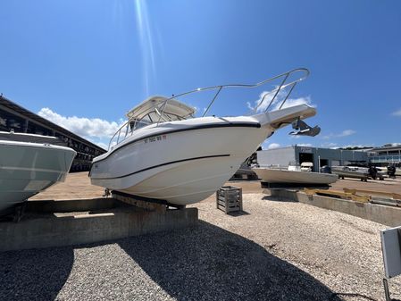 Boston Whaler 255 Conquest image