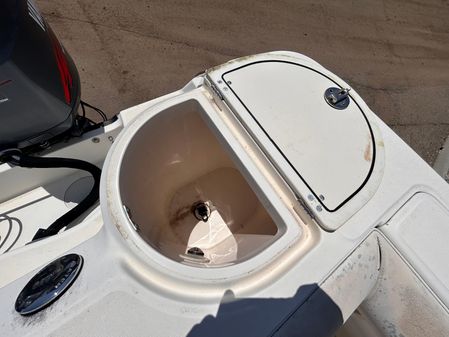 Boston Whaler 255 Conquest image