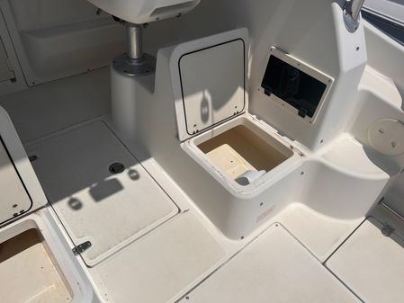 Boston Whaler 255 Conquest image