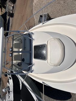 Boston Whaler 255 Conquest image