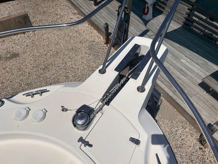 Boston Whaler 255 Conquest image