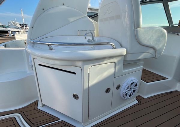 Sea Ray 340 Sundancer image