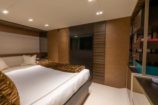 Ferretti Yachts 670 image
