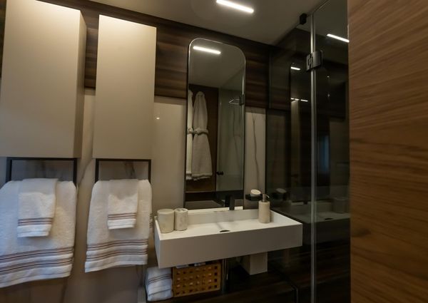 Ferretti Yachts 670 image