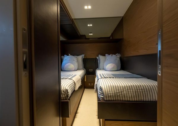 Ferretti Yachts 670 image