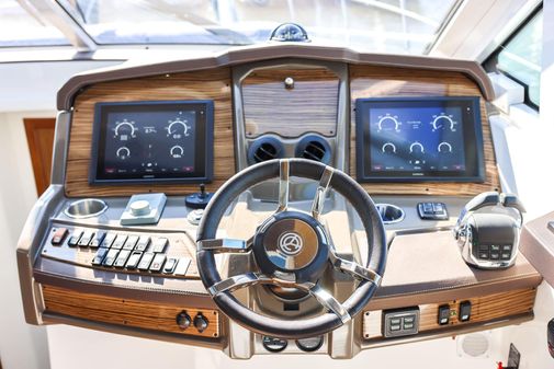Cruisers Yachts 45 Cantius image