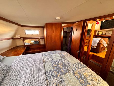 Carver 3607-AFT-CABIN-MOTORYACHT image