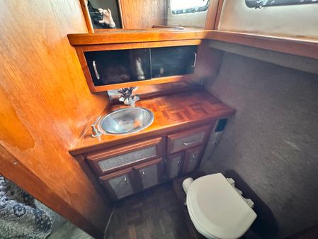 Carver 3607-AFT-CABIN-MOTORYACHT image