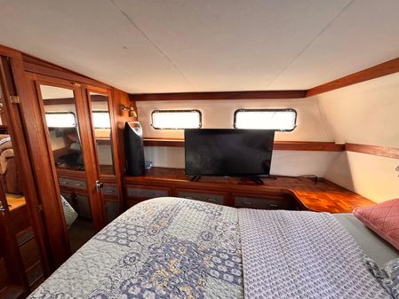 Carver 3607-AFT-CABIN-MOTORYACHT image