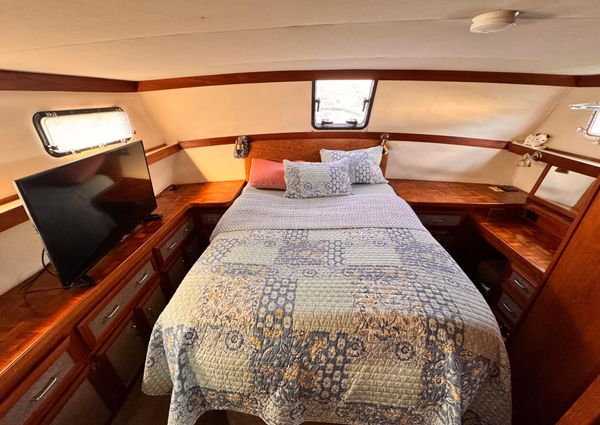 Carver 3607-AFT-CABIN-MOTORYACHT image