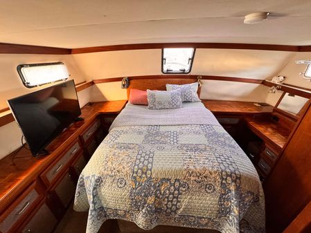 Carver 3607-AFT-CABIN-MOTORYACHT image