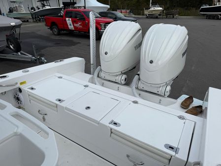 Everglades 273 Center Console image