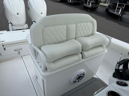 Everglades 273 Center Console image