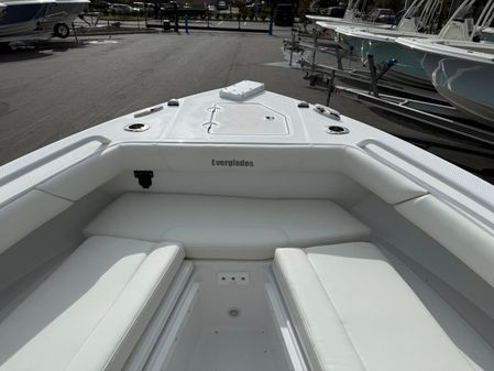 Everglades 273 Center Console image