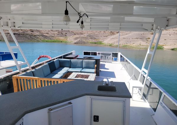 Fun-country HOUSEBOAT image