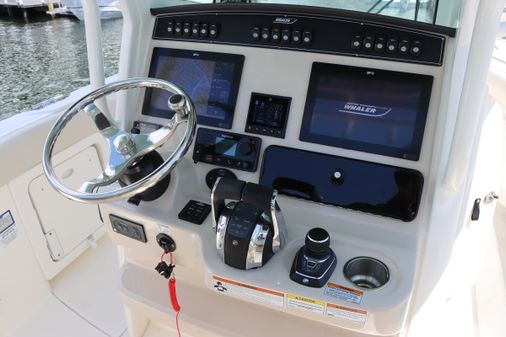 Boston Whaler 280 Outrage image