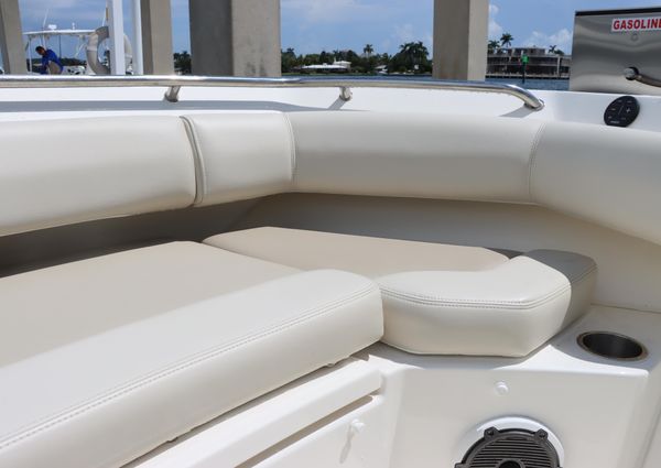 Boston Whaler 280 Outrage image