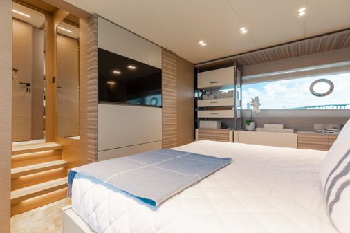 Ferretti Yachts 670 image