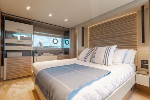 Ferretti Yachts 670 image