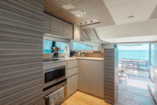 Ferretti Yachts 670 image