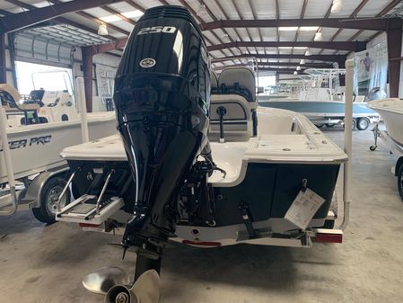 Sea Pro 228 Bay image