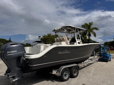 NauticStar 28 XS Offshore image