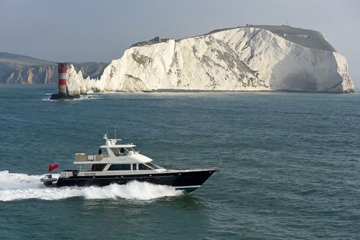 Hunt Yachts 76 Ocean Flybridge image