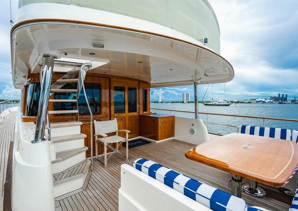 Hunt Yachts 76 Ocean Flybridge image