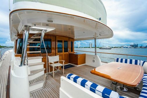 Hunt Yachts 76 Ocean Flybridge image